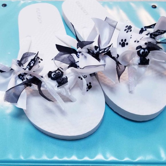 Adorable Girl's Flip Flops-Size 1-2- Puppy Dogs - Picture 5 of 5